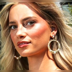 NWT Pearl & Gold Earrings